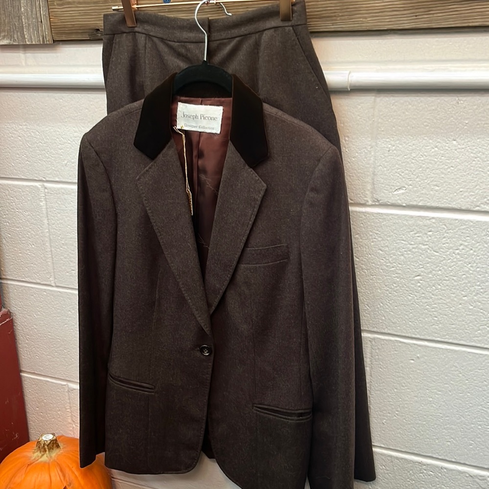 Vintage Joseph Picone 100% Pure Wool Suit Skirt Set w/ Velvet Collar
